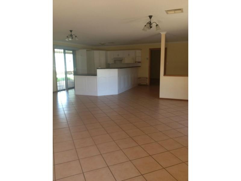 8 Cacatua Close, Roxby Downs SA 5725