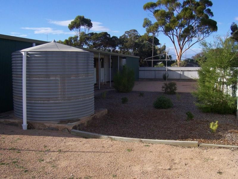9 Frith Road, Crystal Brook SA 5523
