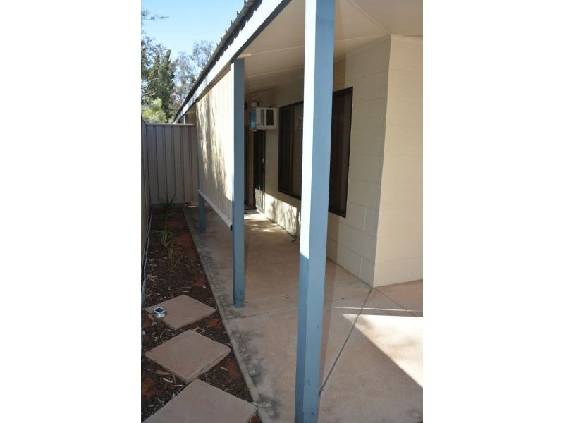 Unit 4/4 6/8 Kennebery Crescent, Roxby Downs SA 5725