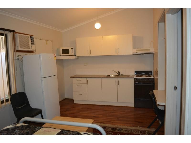 Unit 4/4 6/8 Kennebery Crescent, Roxby Downs SA 5725