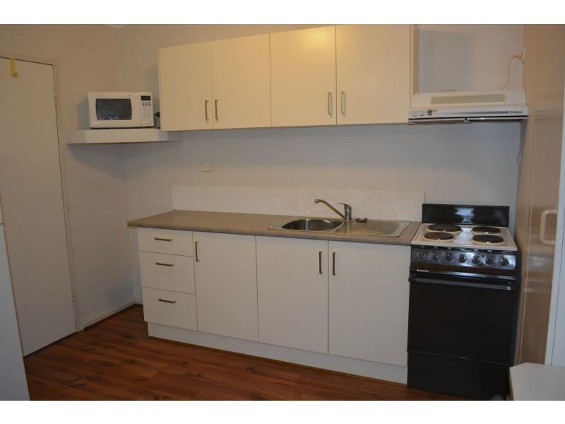 Unit 4/4 6/8 Kennebery Crescent, Roxby Downs SA 5725