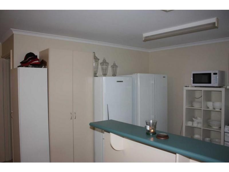 106 STUART Road, Roxby Downs SA 5725