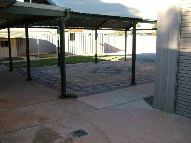 106 STUART Road, Roxby Downs SA 5725