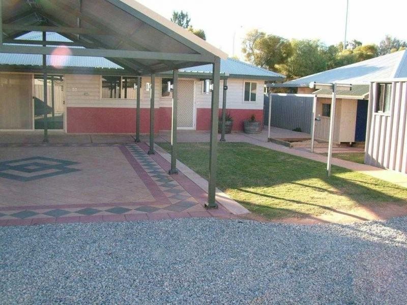 106 STUART Road, Roxby Downs SA 5725