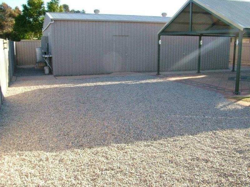 106 STUART Road, Roxby Downs SA 5725