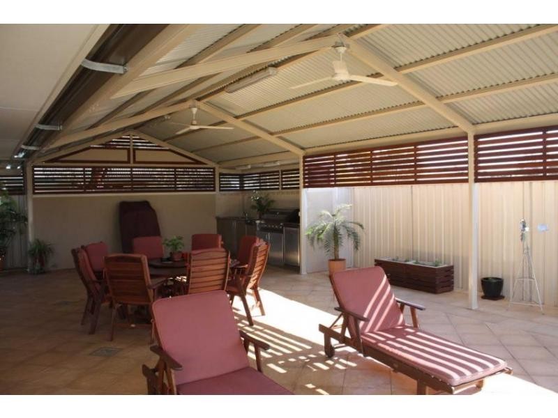 11 Wattle Drive, Roxby Downs SA 5725