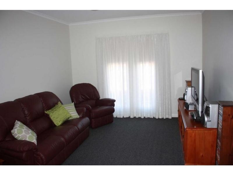 11 Wattle Drive, Roxby Downs SA 5725