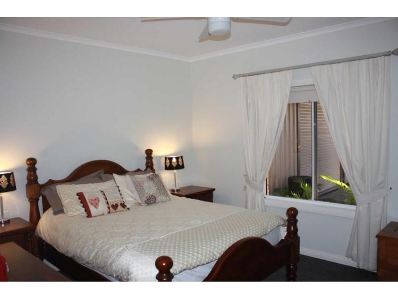 11 Wattle Drive, Roxby Downs SA 5725