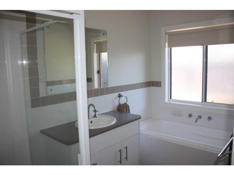 11 Wattle Drive, Roxby Downs SA 5725