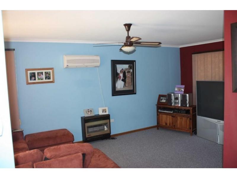 2 Bopeechee Street, Roxby Downs SA 5725