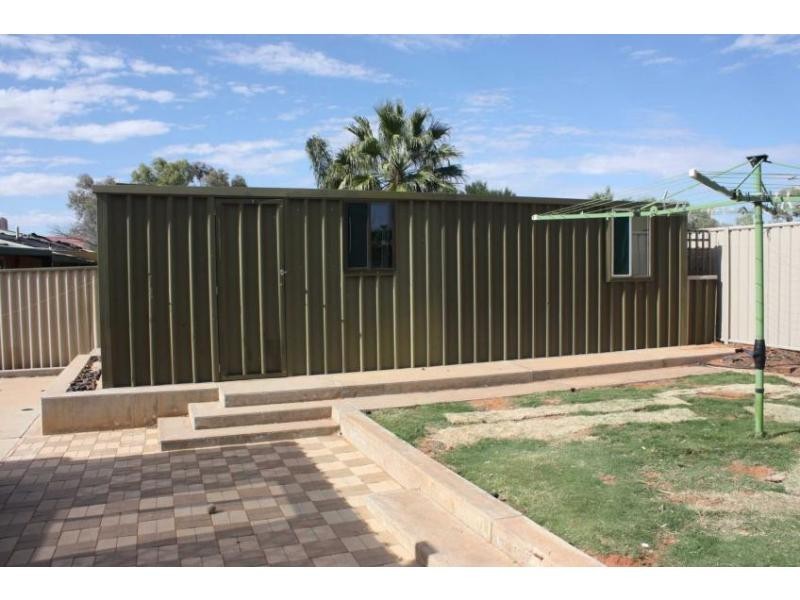 2 Bopeechee Street, Roxby Downs SA 5725