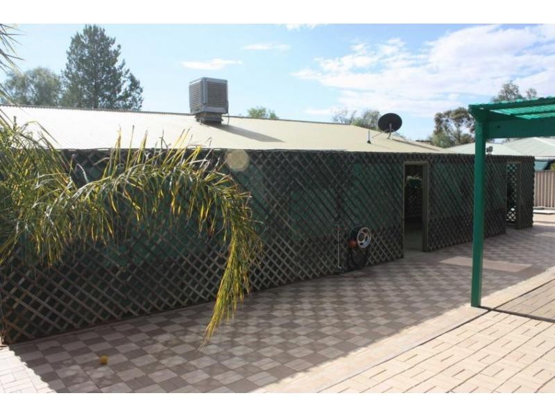 2 Bopeechee Street, Roxby Downs SA 5725