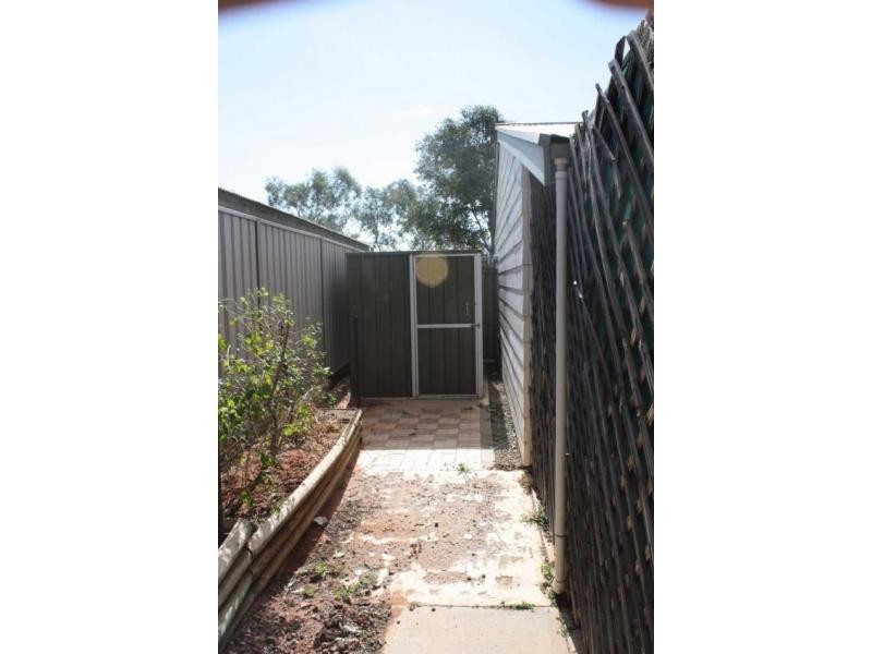 2 Bopeechee Street, Roxby Downs SA 5725