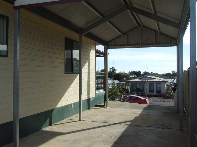 15 Barnes Road, Port Broughton SA 5522