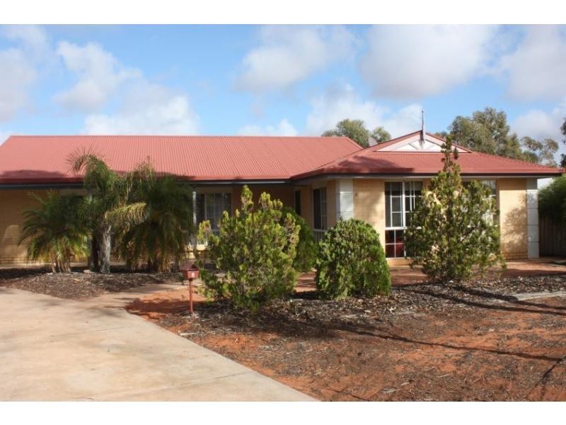6 Irrapatana Street, Roxby Downs SA 5725