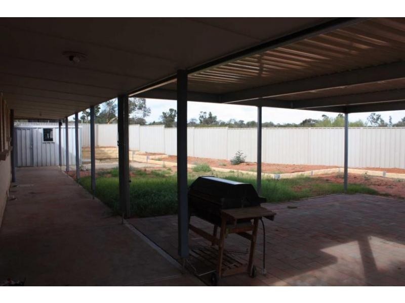 6 Irrapatana Street, Roxby Downs SA 5725