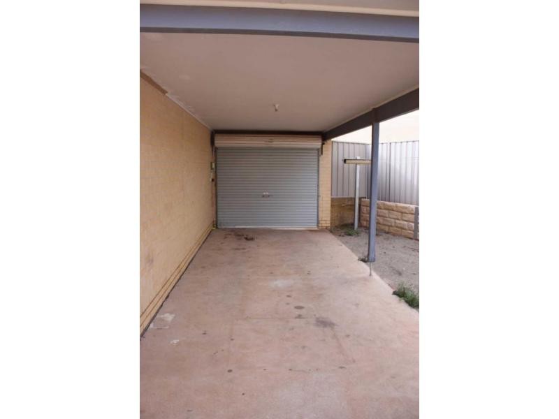 6 Irrapatana Street, Roxby Downs SA 5725