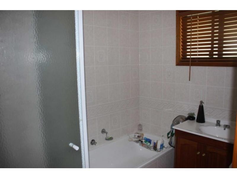 76 Axehead Road, Roxby Downs SA 5725