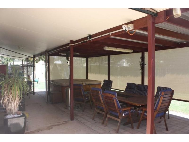 76 Axehead Road, Roxby Downs SA 5725