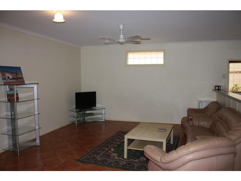 24 Santalum Way, Roxby Downs SA 5725