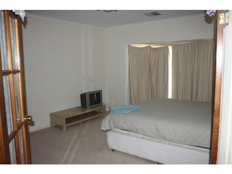 24 Santalum Way, Roxby Downs SA 5725