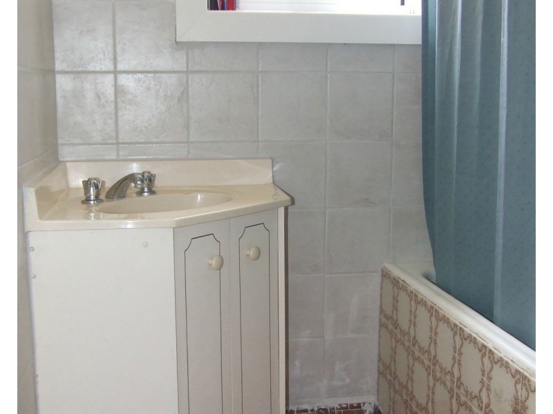 4 Meadow Crescent, Port Pirie SA 5540