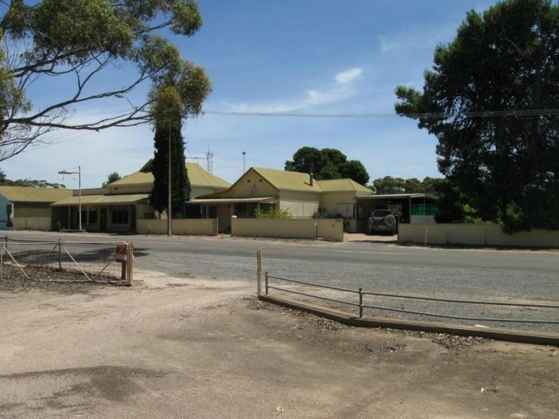L1 & 3 Spencer Highway, Weetulta SA 5573