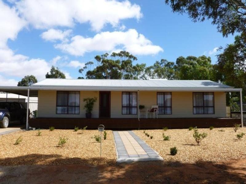 12 Moyle Street, Jamestown SA 5491