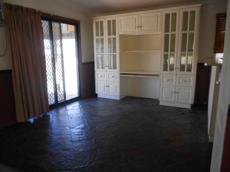 12 Hermit Street, Roxby Downs SA 5725