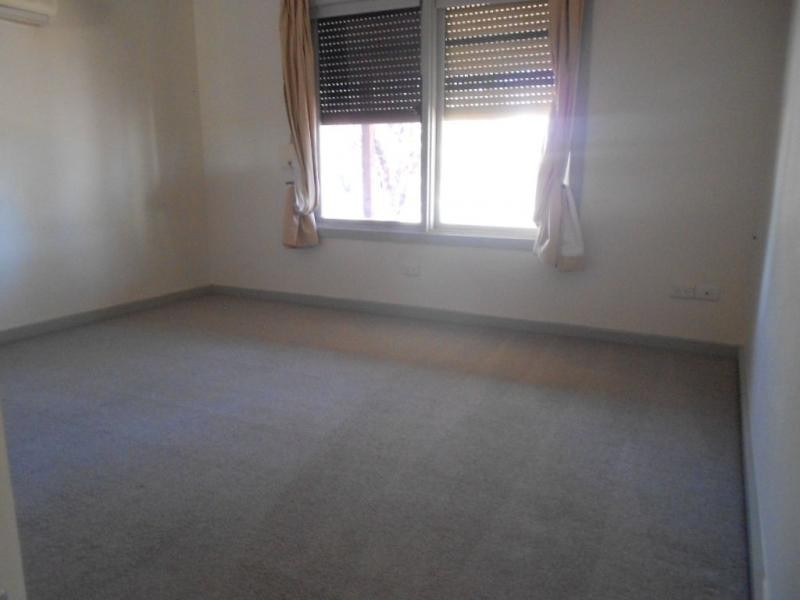 12 Hermit Street, Roxby Downs SA 5725