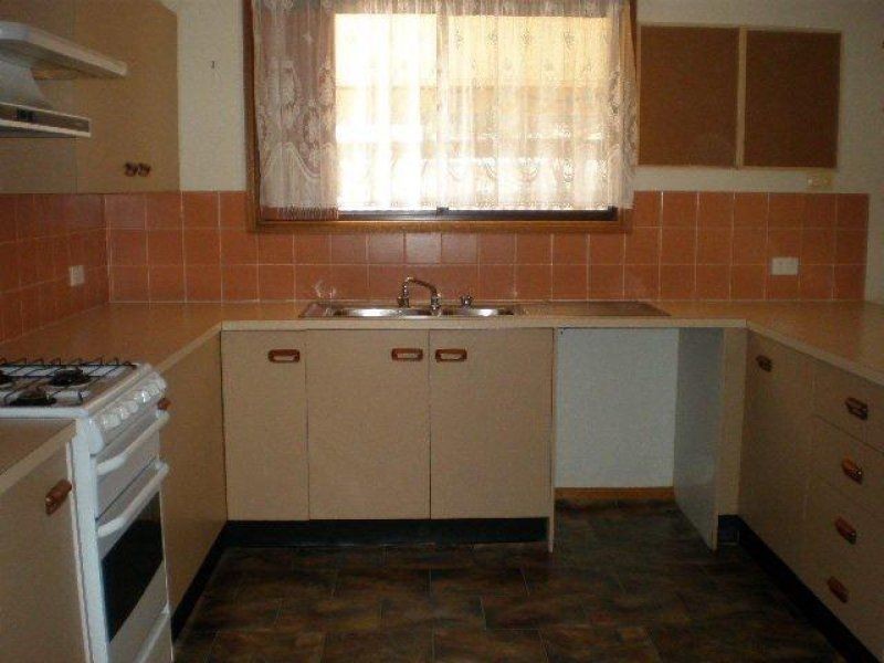 16 Hermit Street, Roxby Downs SA 5725