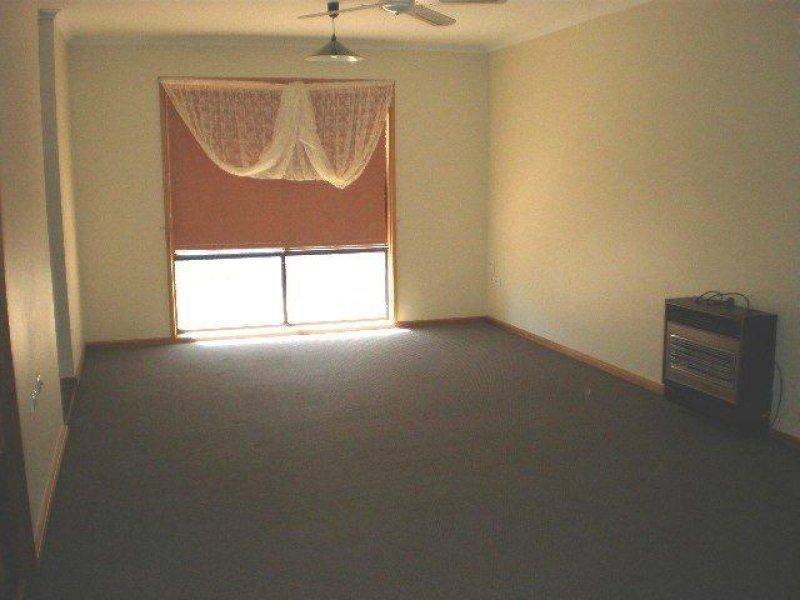 16 Hermit Street, Roxby Downs SA 5725