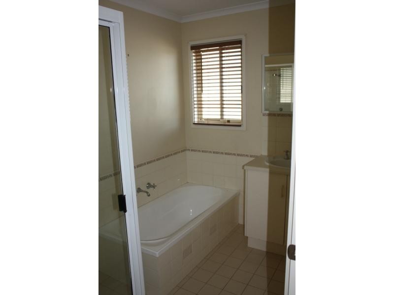 64 Stuart Road, Roxby Downs SA 5725