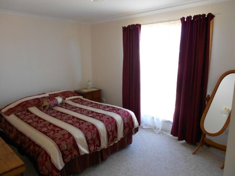 6 Walter Street, Laura SA 5480