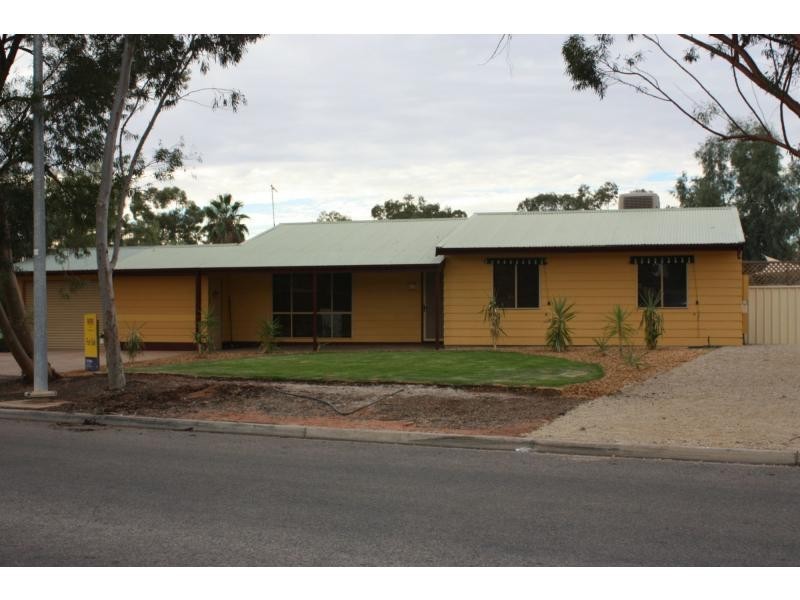 5 Pioneer Drive, Roxby Downs SA 5725