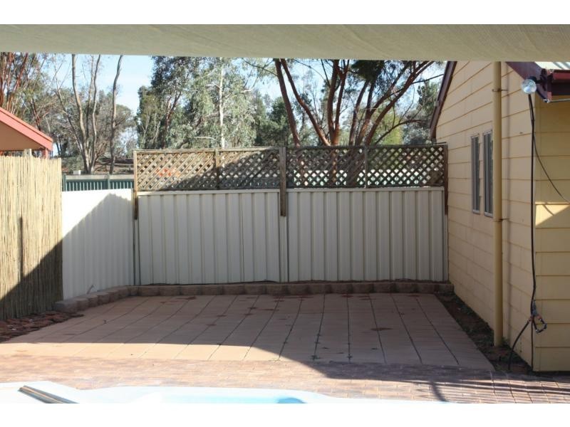 5 Pioneer Drive, Roxby Downs SA 5725