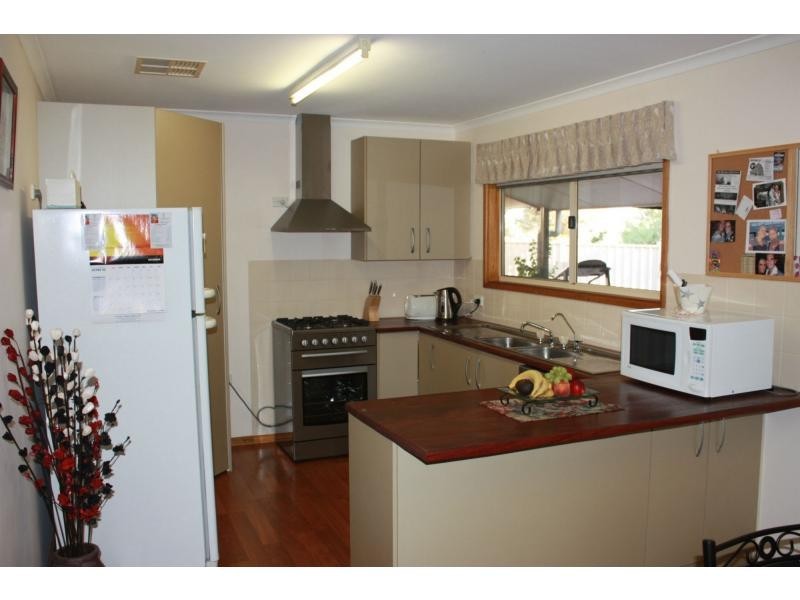 24 Hermit Street, Roxby Downs SA 5725