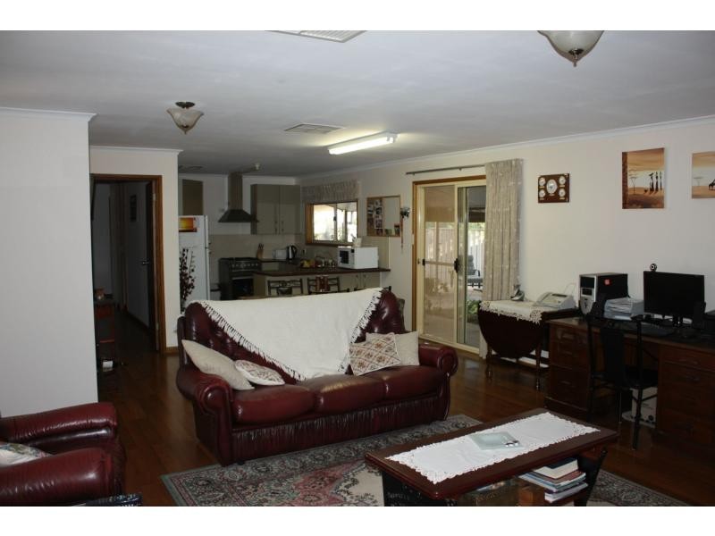 24 Hermit Street, Roxby Downs SA 5725