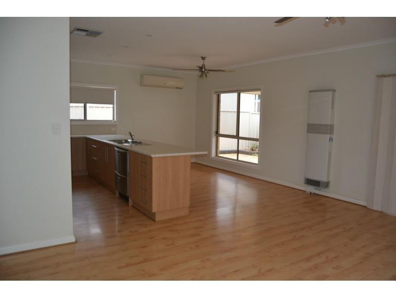 74 Tiliqua Crescent, Roxby Downs SA 5725