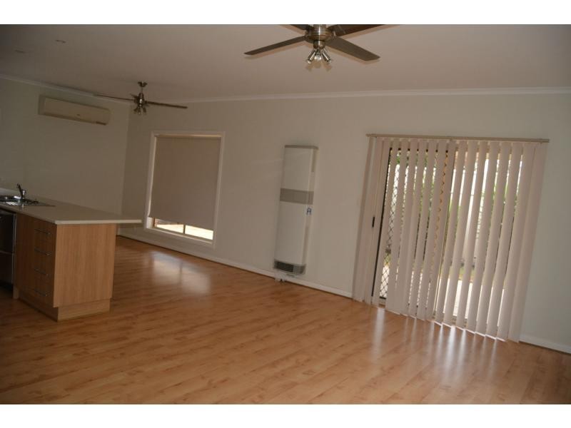 74 Tiliqua Crescent, Roxby Downs SA 5725