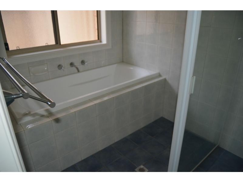 74 Tiliqua Crescent, Roxby Downs SA 5725