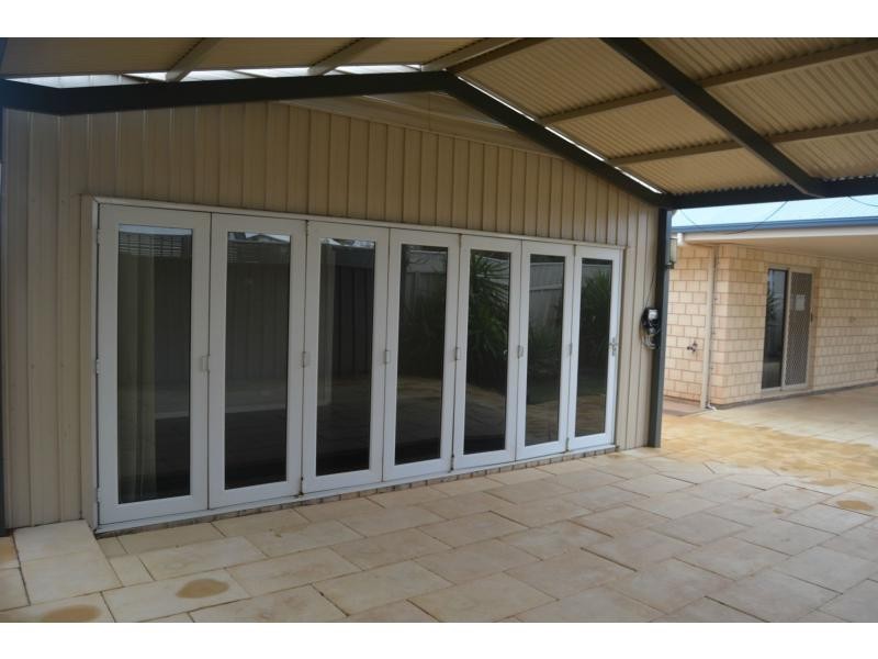 74 Tiliqua Crescent, Roxby Downs SA 5725