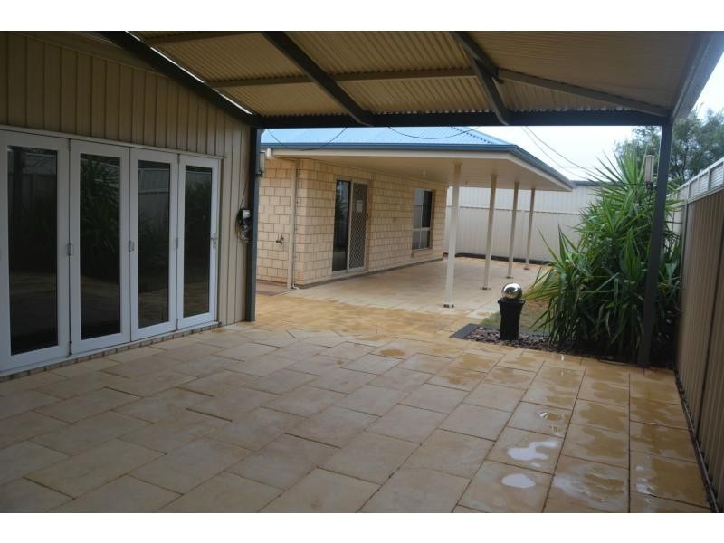74 Tiliqua Crescent, Roxby Downs SA 5725