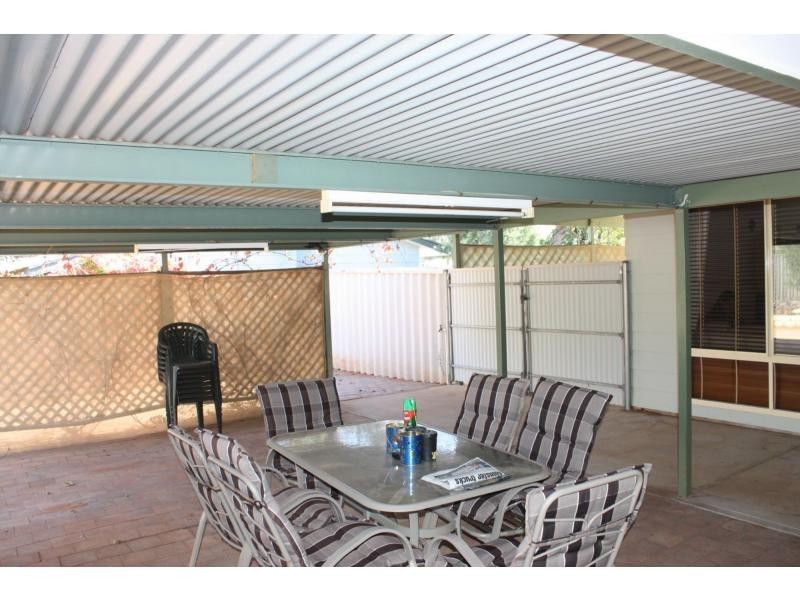 34 Bopeechee Street, Roxby Downs SA 5725