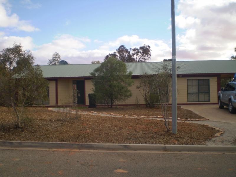 4 Emeroo Court, Roxby Downs SA 5725