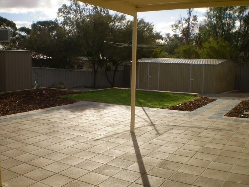 4 Emeroo Court, Roxby Downs SA 5725