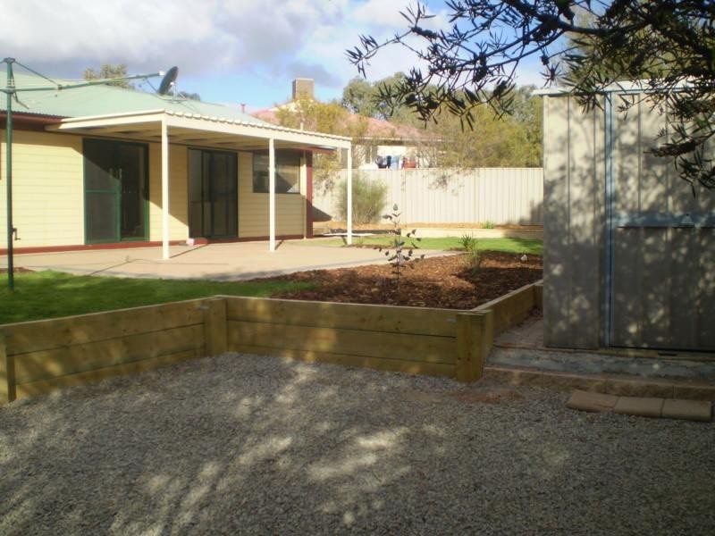 4 Emeroo Court, Roxby Downs SA 5725