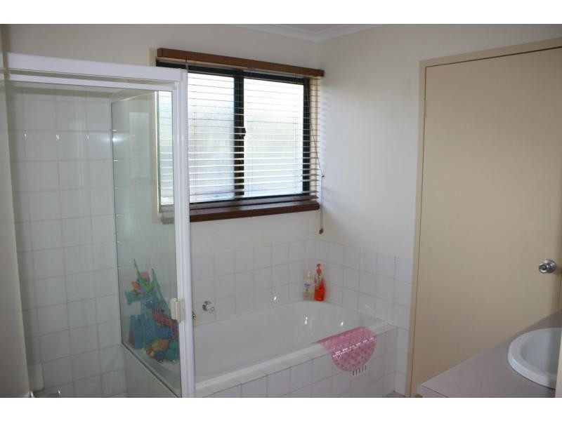 4 Emeroo Court, Roxby Downs SA 5725