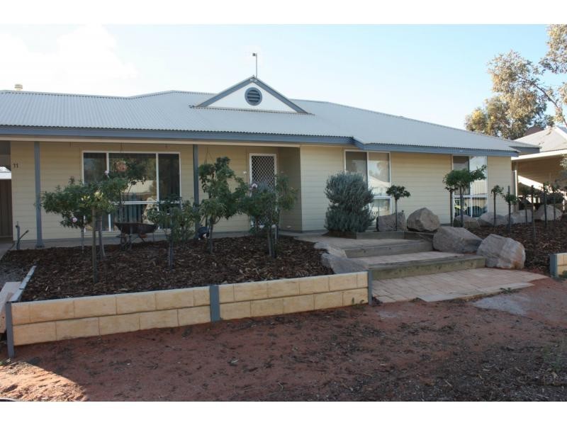11 Santalum Way, Roxby Downs SA 5725