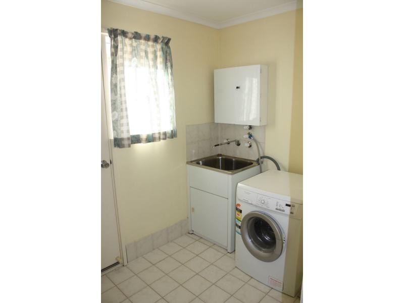 11 Santalum Way, Roxby Downs SA 5725